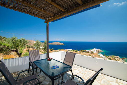 Large yard with view at Chrissopigi in Sifnos